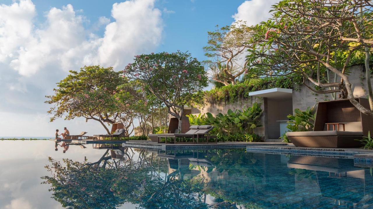 Maya Sanur Resort & Spa Exterior foto The pool at the resort