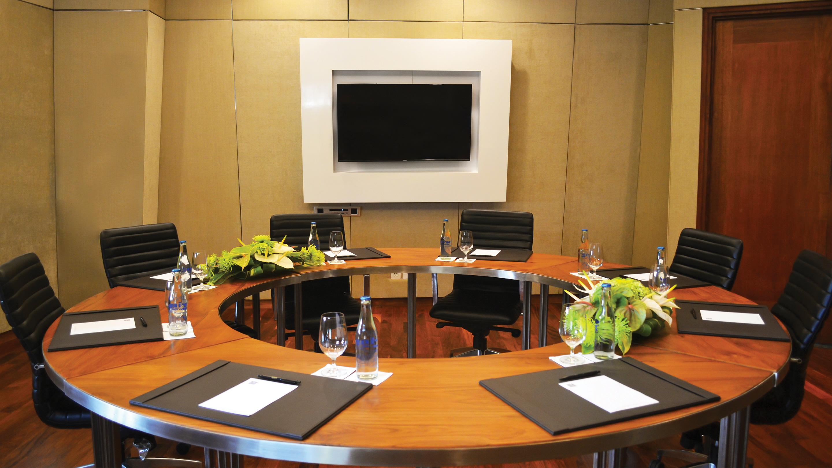 Maya Sanur Resort & Spa Exterior foto A meeting room at the hotel