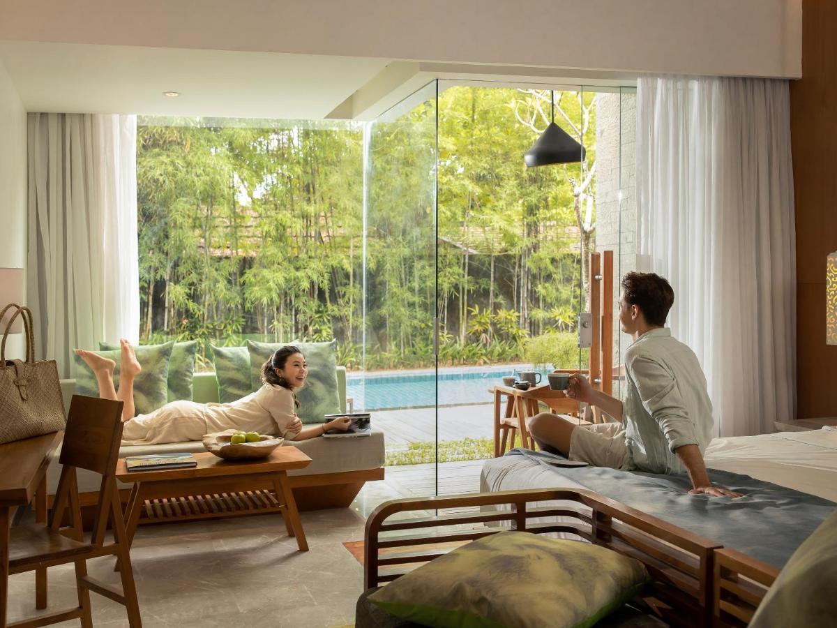 Maya Sanur Resort & Spa Exterior foto A room at the hotel
