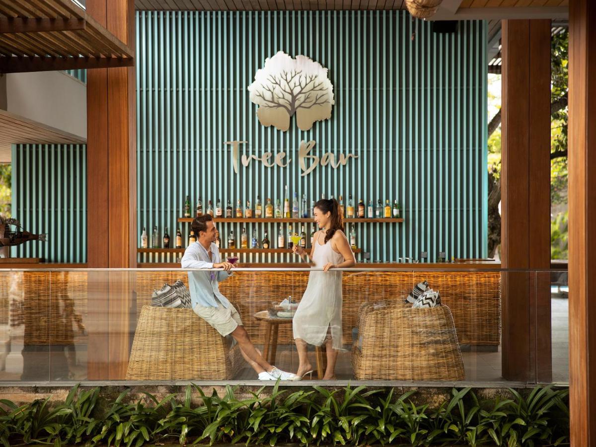 Maya Sanur Resort & Spa Exterior foto The bar at the lobby