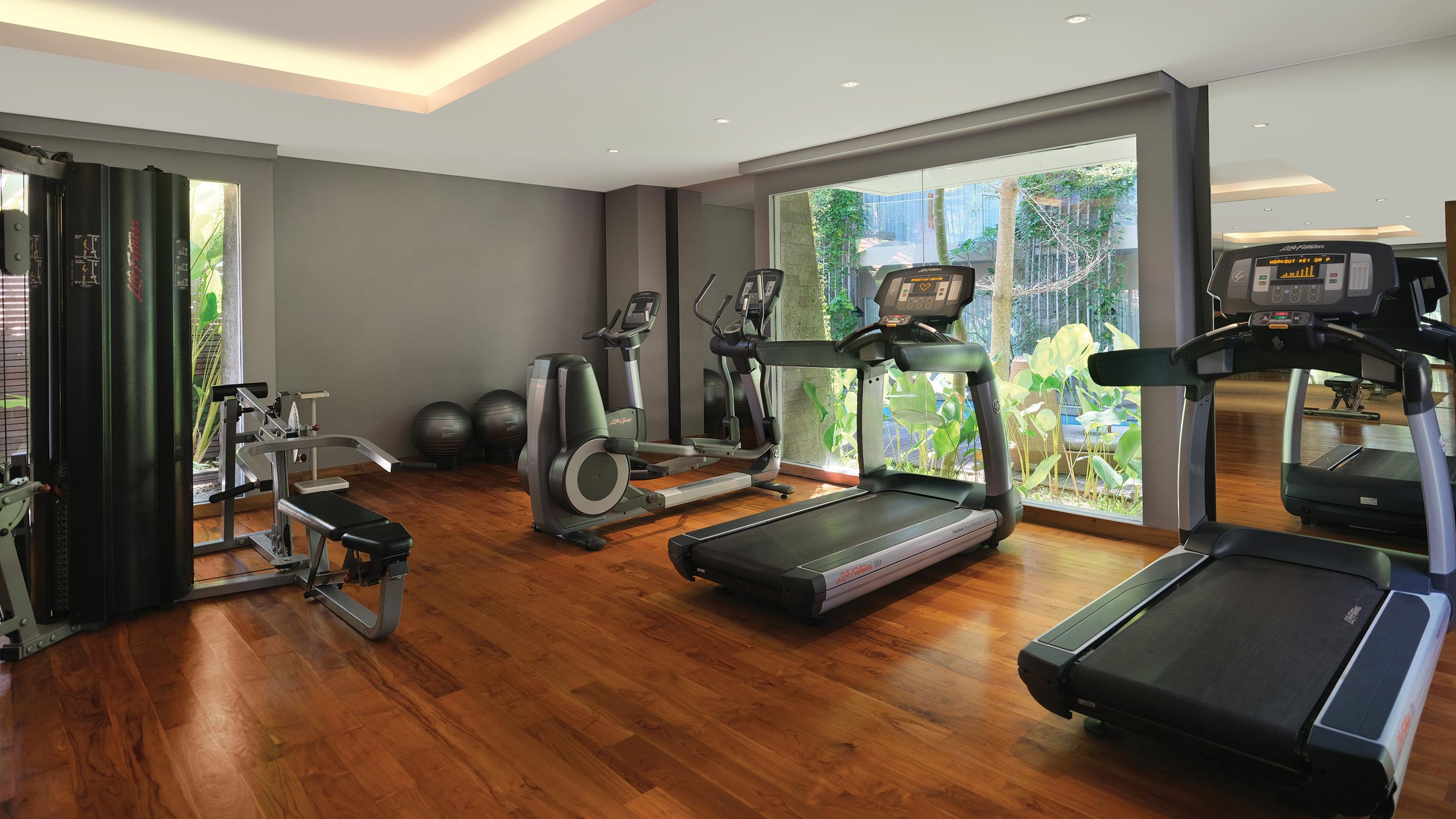 Maya Sanur Resort & Spa Exterior foto The gym at the hotel