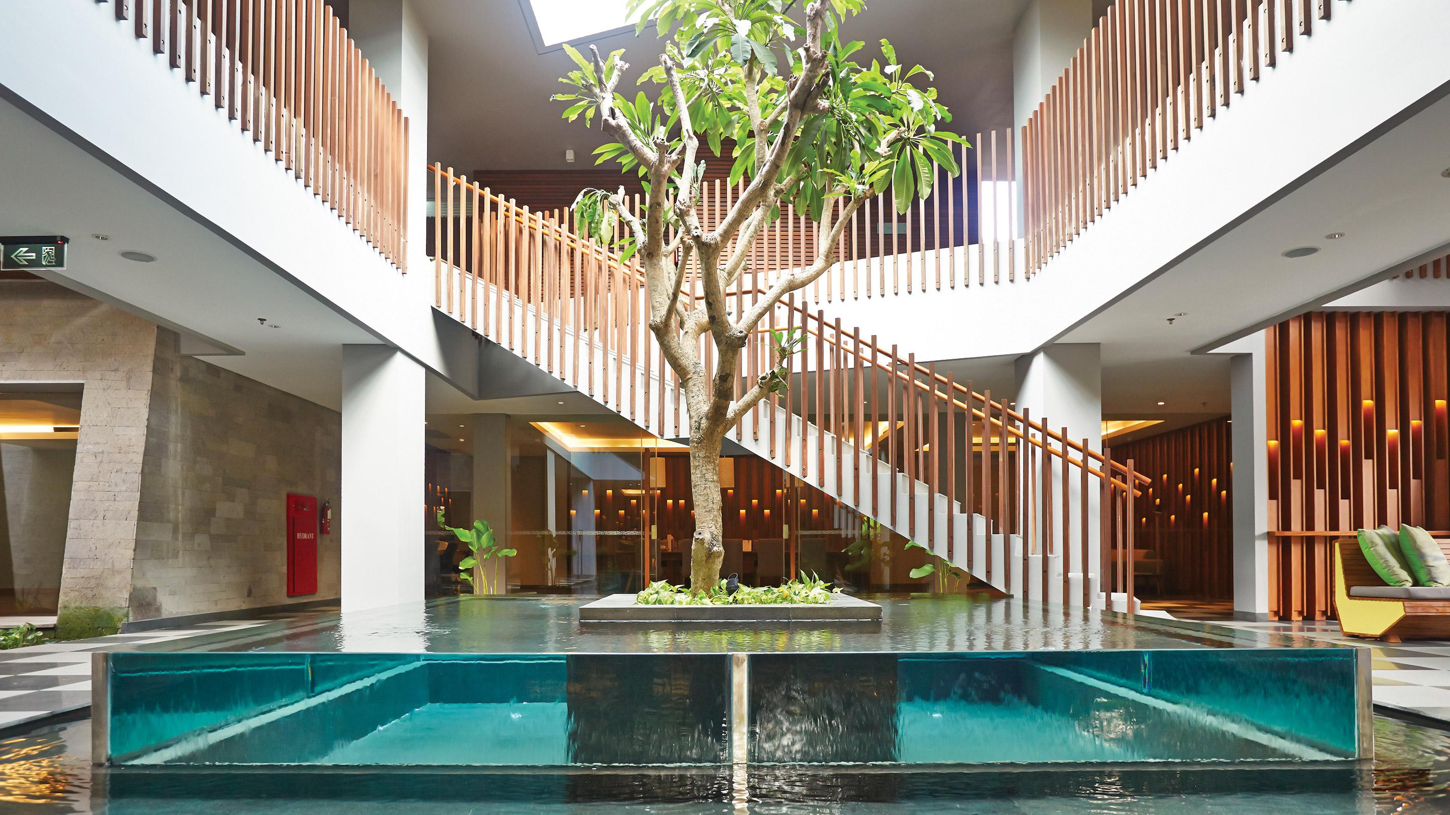 Maya Sanur Resort & Spa Exterior foto The interior of the hotel