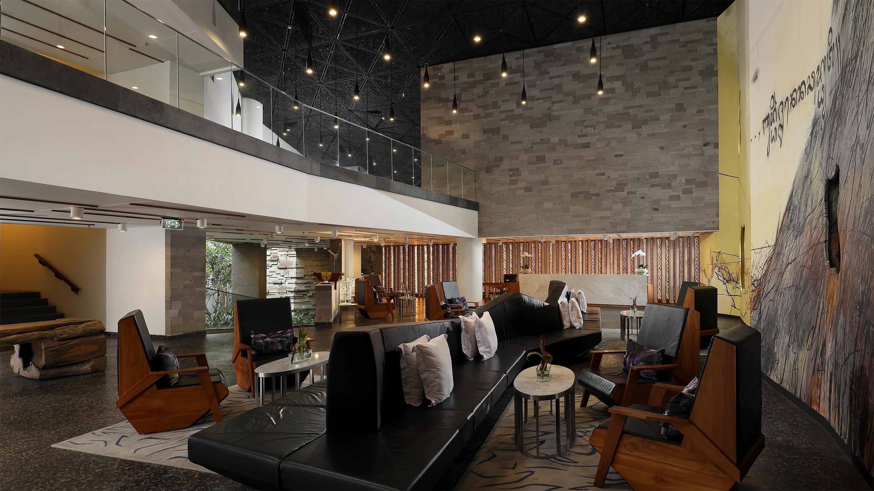 Maya Sanur Resort & Spa Exterior foto The lounge at the airport