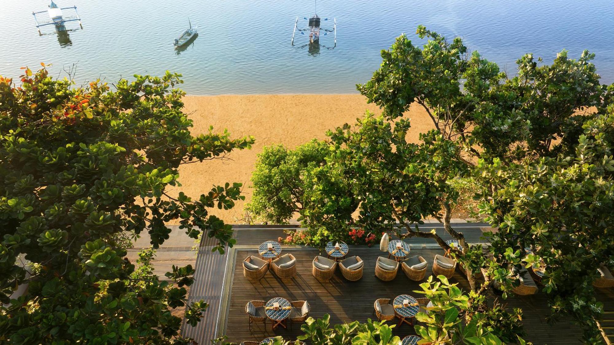 Maya Sanur Resort & Spa Exterior foto View of the beach from the hotel